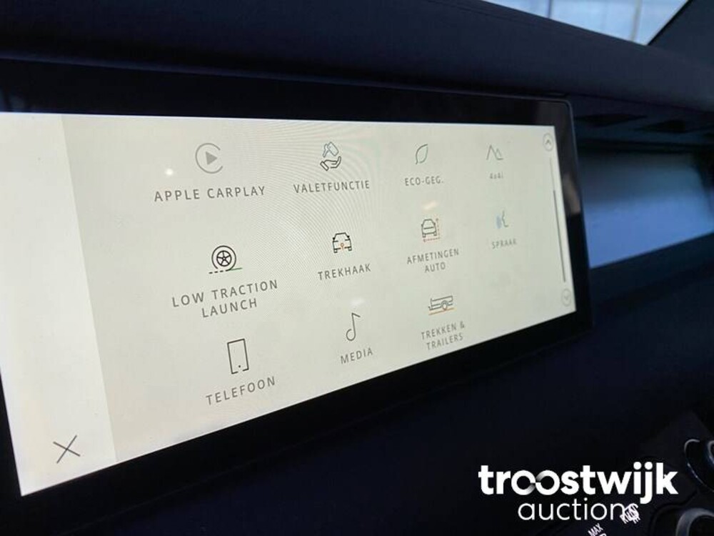 Land Rover Defender 110 D250 SE Aut Car