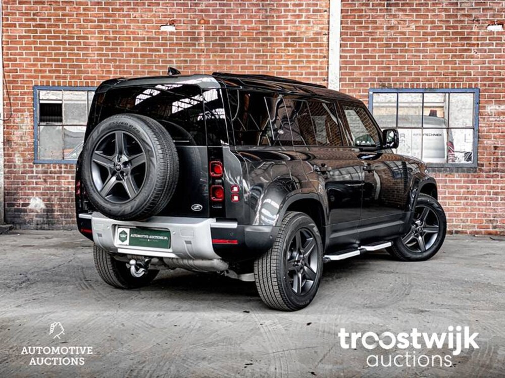 Land Rover Defender 110 D250 SE Aut Car