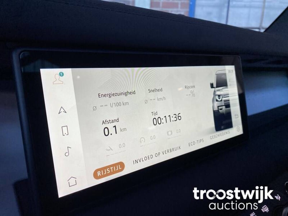 Land Rover Defender 110 D250 SE Aut Car