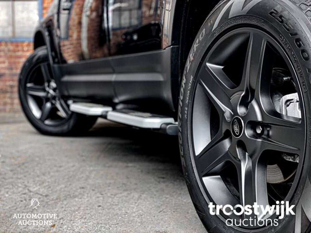 Land Rover Defender 110 D250 SE Aut Car