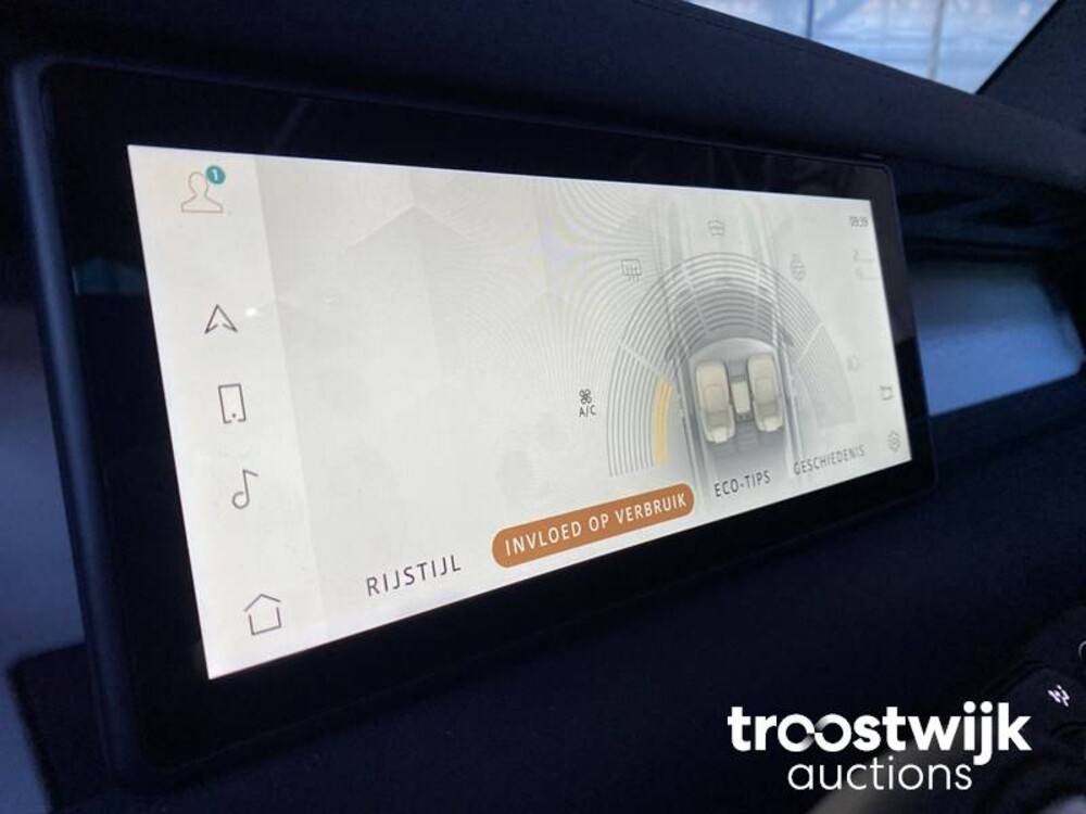 Land Rover Defender 110 D250 SE Aut Car