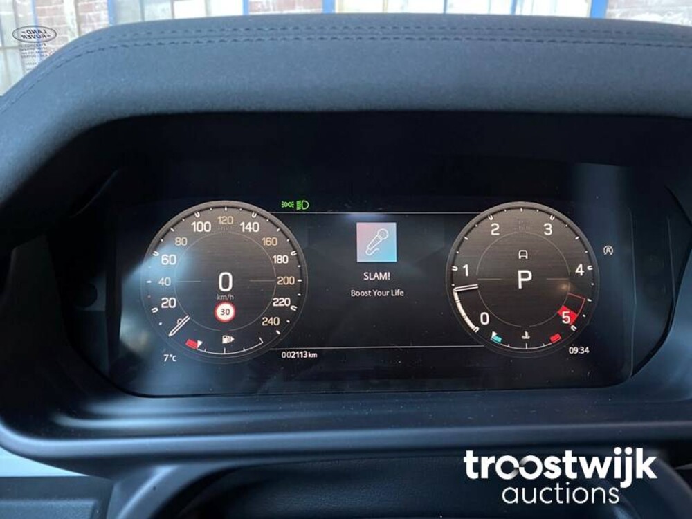 Land Rover Defender 110 D250 SE Aut Car