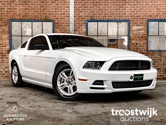 Ford Mustang V6 3.7L 305pk 2013