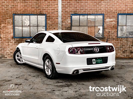 Ford Mustang V6 3.7L 305pk 2013