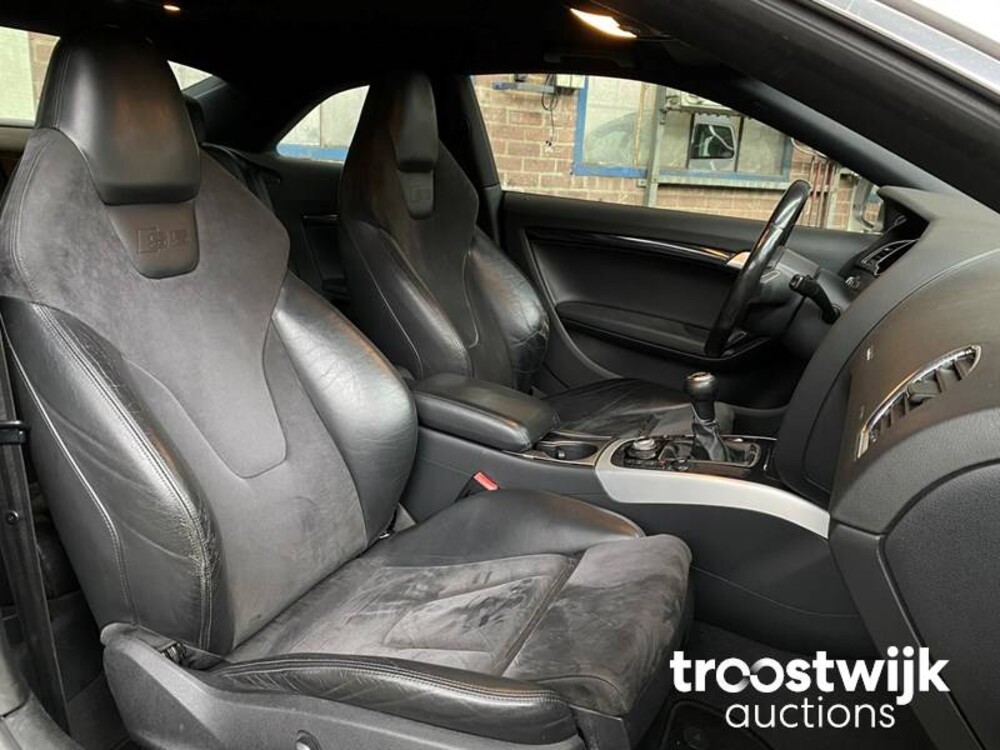 Audi S5 4.2 FSI Quattro Car