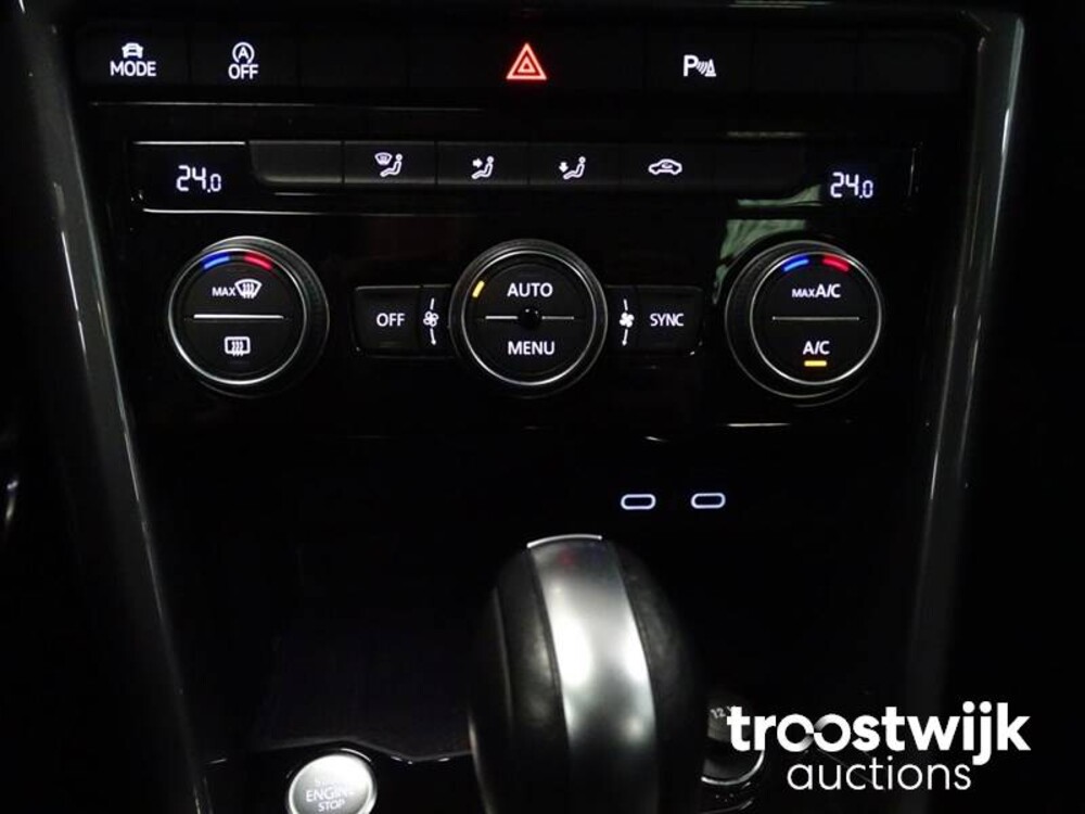 Volkswagen T-Roc R-Line 1.5 TSI Sport Business Car