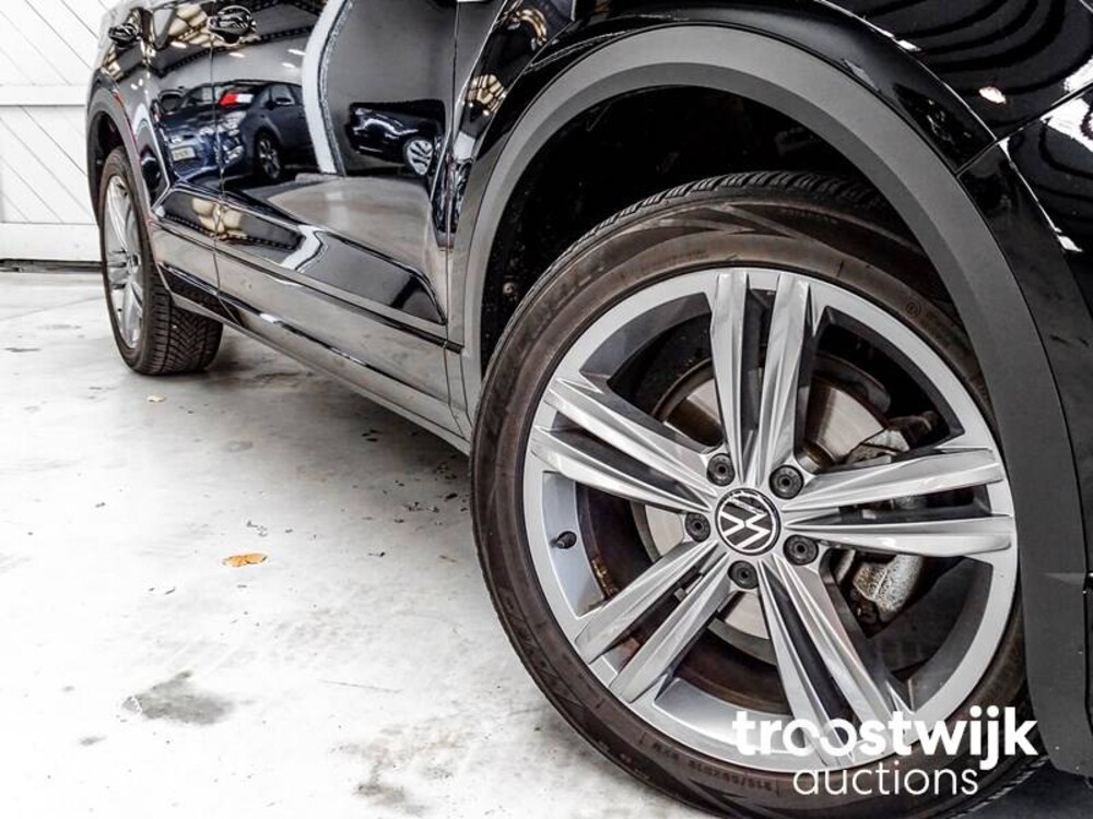 Volkswagen T-Roc R-Line 1.5 TSI Sport Business Car
