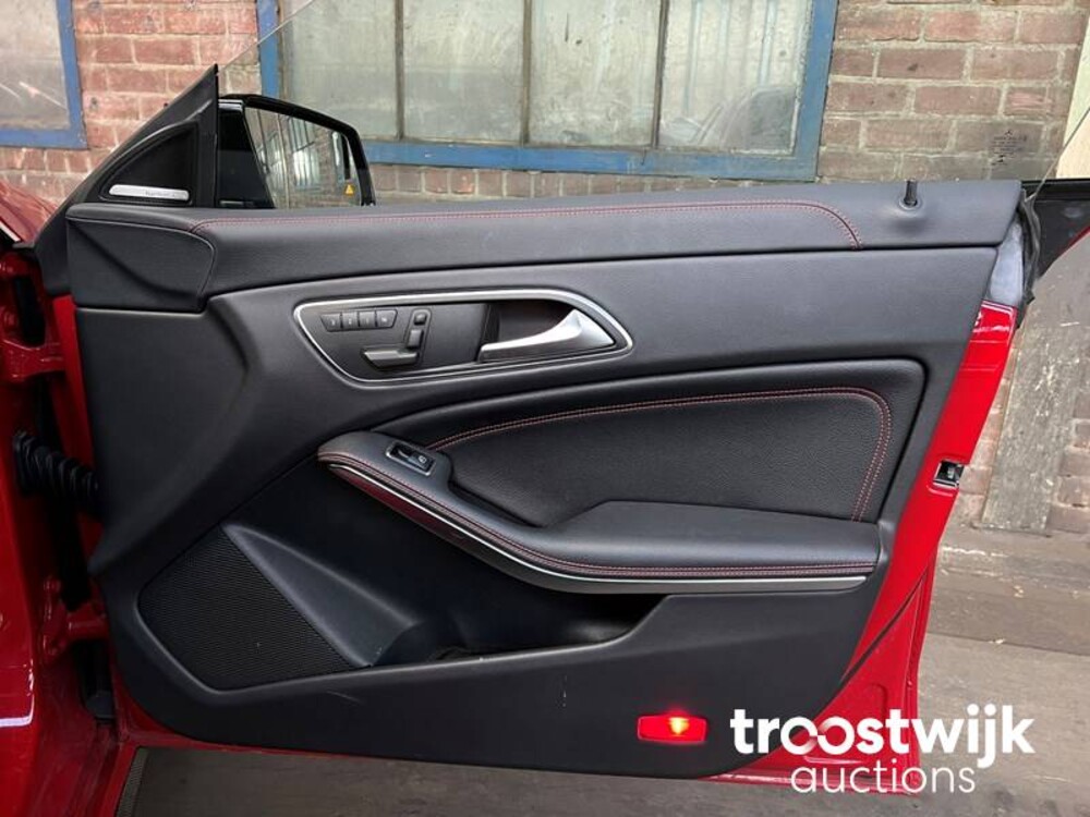 Mercedes-Benz CLA45 AMG 4Matic Car