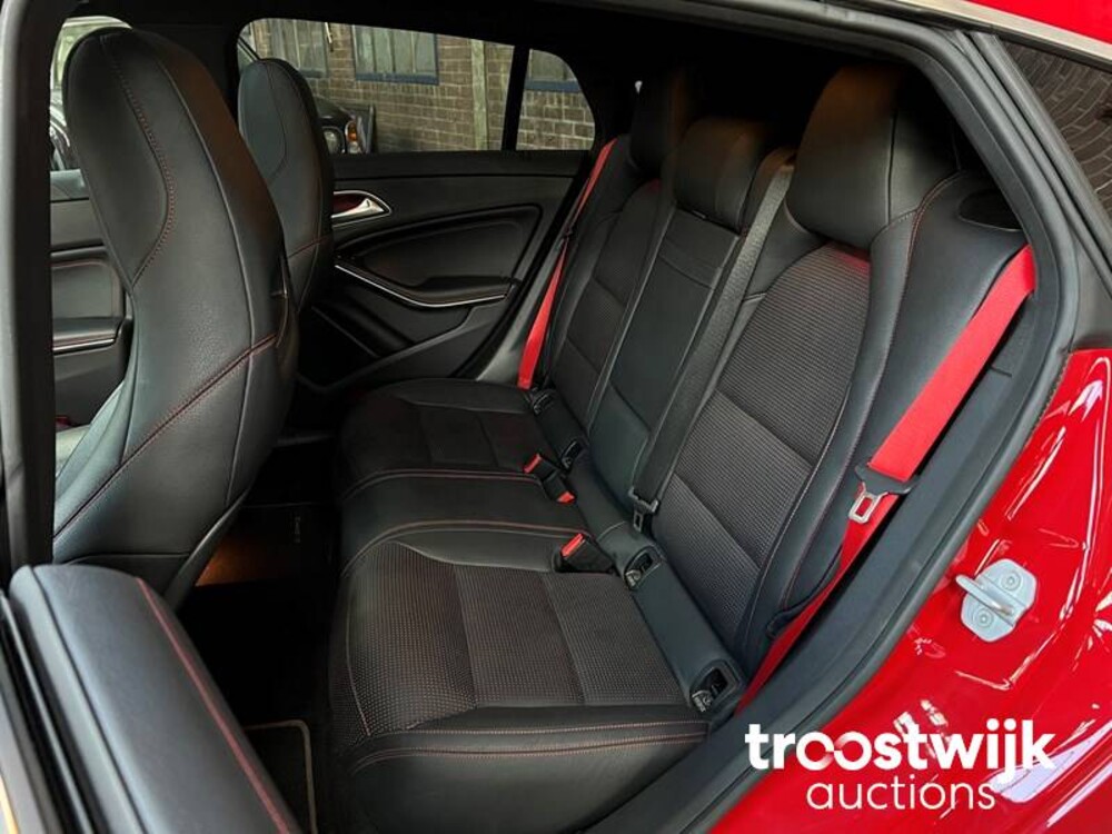 Mercedes-Benz CLA45 AMG 4Matic Car