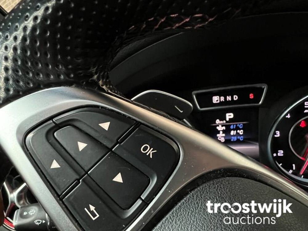 Mercedes-Benz CLA45 AMG 4Matic Car