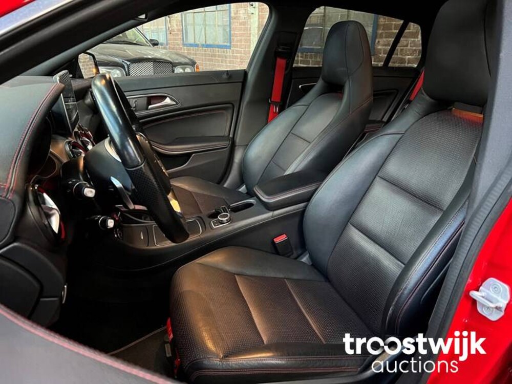 Mercedes-Benz CLA45 AMG 4Matic Car