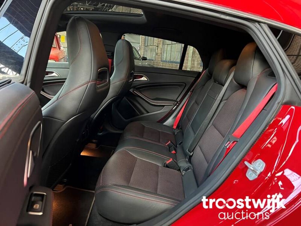 Mercedes-Benz CLA45 AMG 4Matic Car