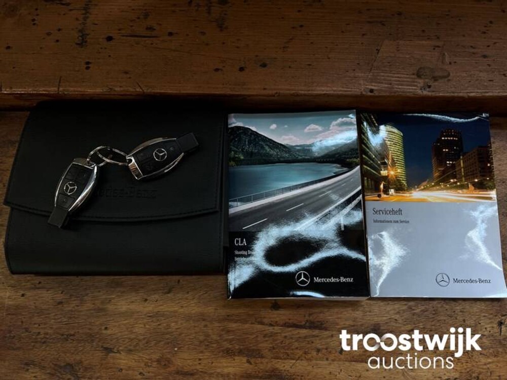 Mercedes-Benz CLA45 AMG 4Matic Car