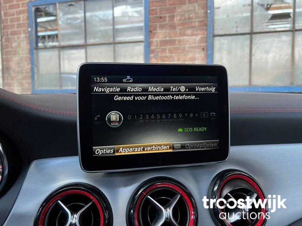 Mercedes-Benz CLA45 AMG 4Matic Car