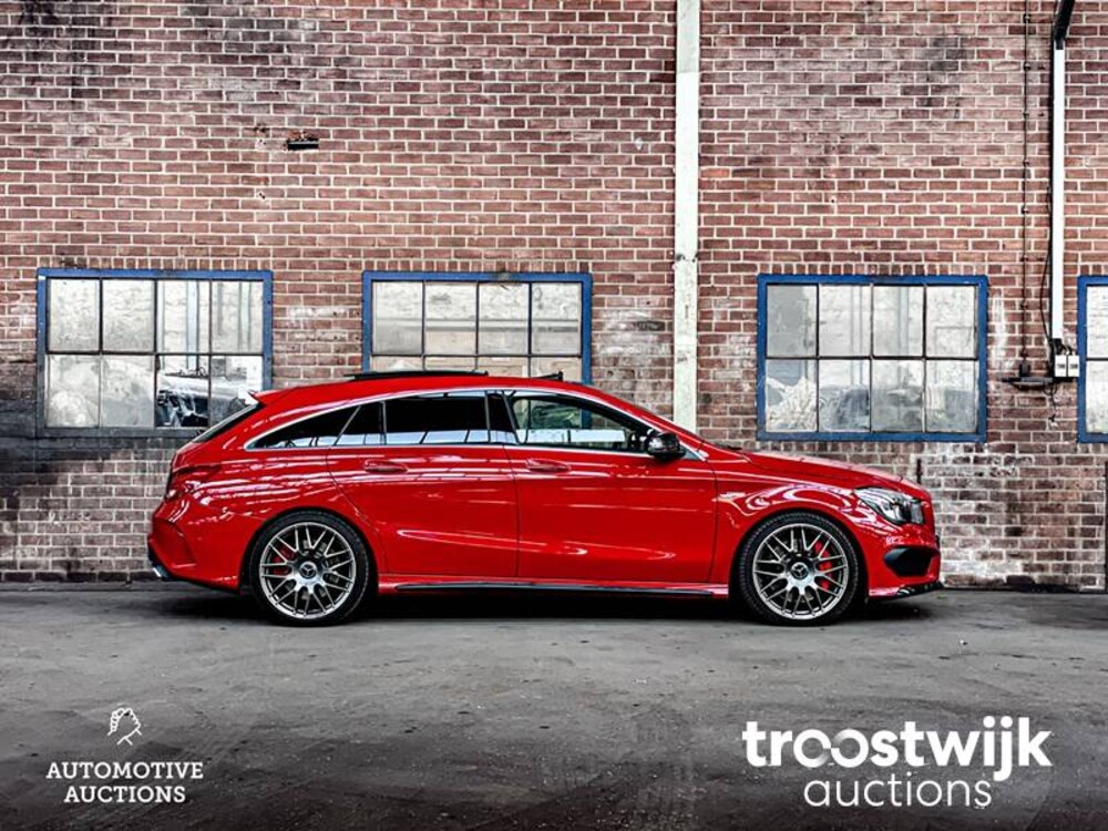 Mercedes-Benz CLA45 AMG 4Matic Car