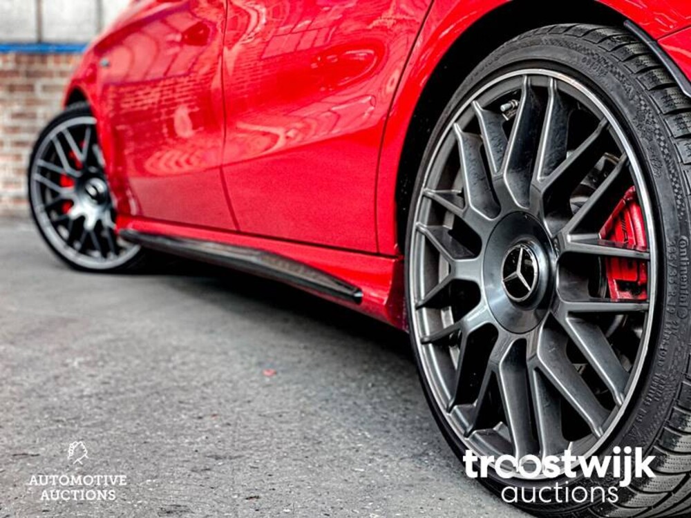 Mercedes-Benz CLA45 AMG 4Matic Car