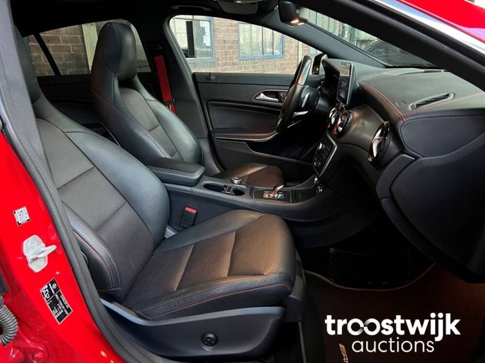 Mercedes-Benz CLA45 AMG 4Matic Car