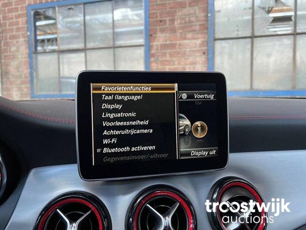 Mercedes-Benz CLA45 AMG 4Matic Car