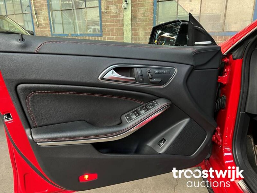 Mercedes-Benz CLA45 AMG 4Matic Car