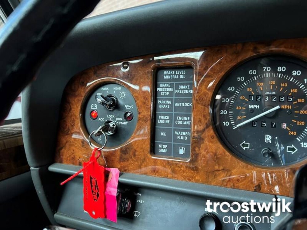 Rolls-Royce Silver Spur 6.8 V8 Car