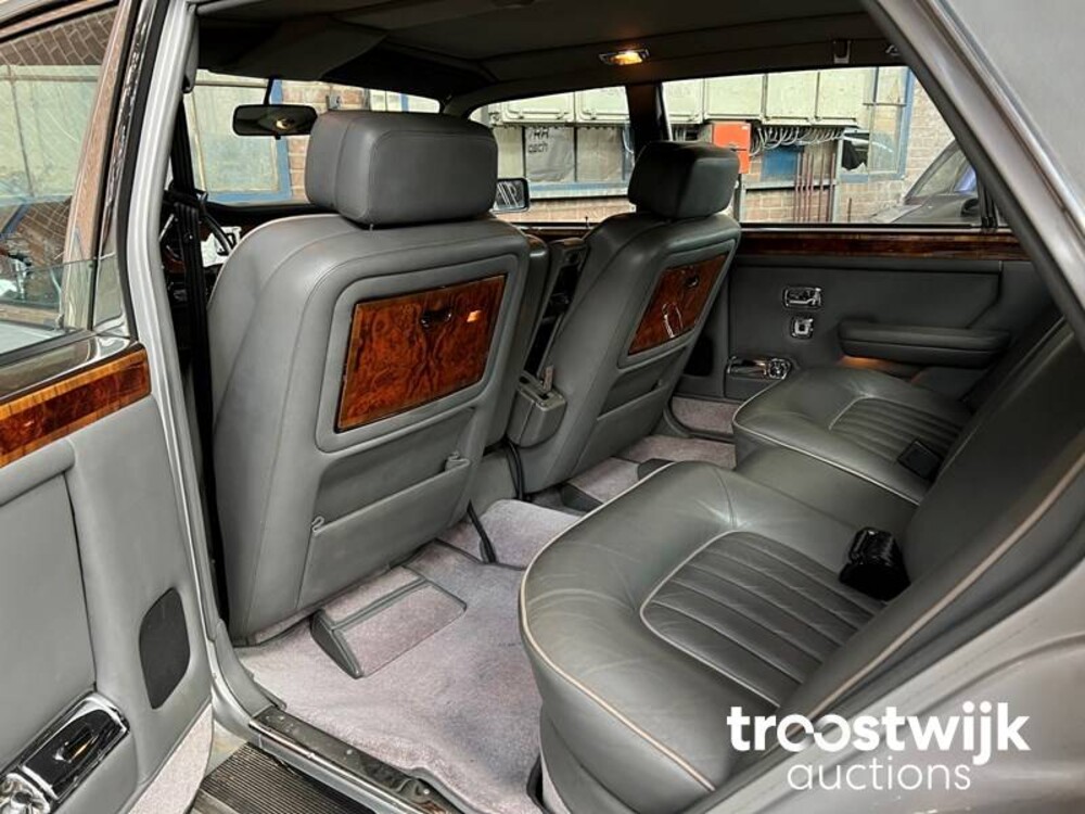 Rolls-Royce Silver Spur 6.8 V8 Car