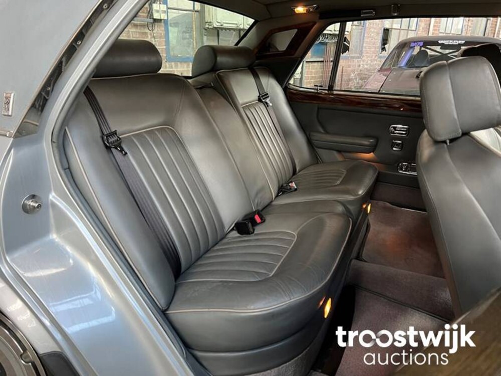 Rolls-Royce Silver Spur 6.8 V8 Car