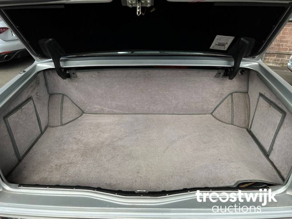 Rolls-Royce Silver Spur 6.8 V8 Car