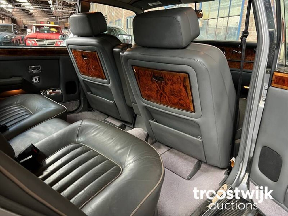 Rolls-Royce Silver Spur 6.8 V8 Car