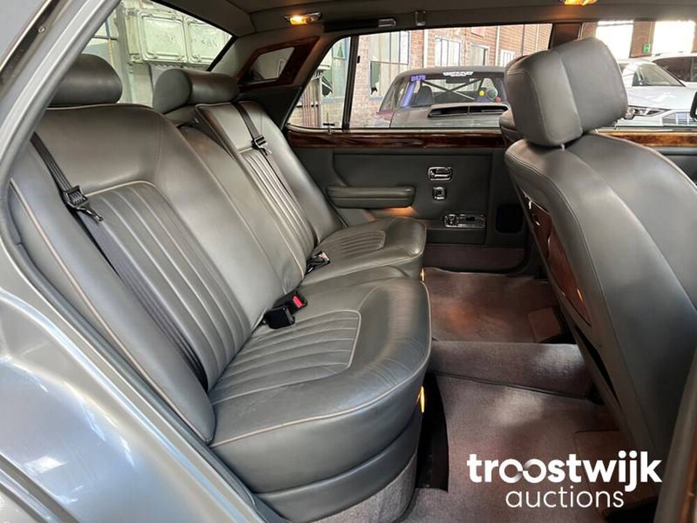 Rolls-Royce Silver Spur 6.8 V8 Car