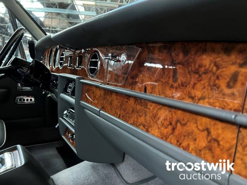 Rolls-Royce Silver Spur 6.8 V8 Car