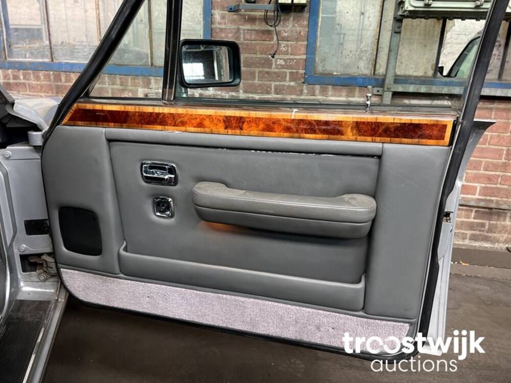 Rolls-Royce Silver Spur 6.8 V8 Car