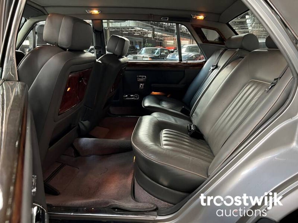 Rolls-Royce Silver Spur 6.8 V8 Car