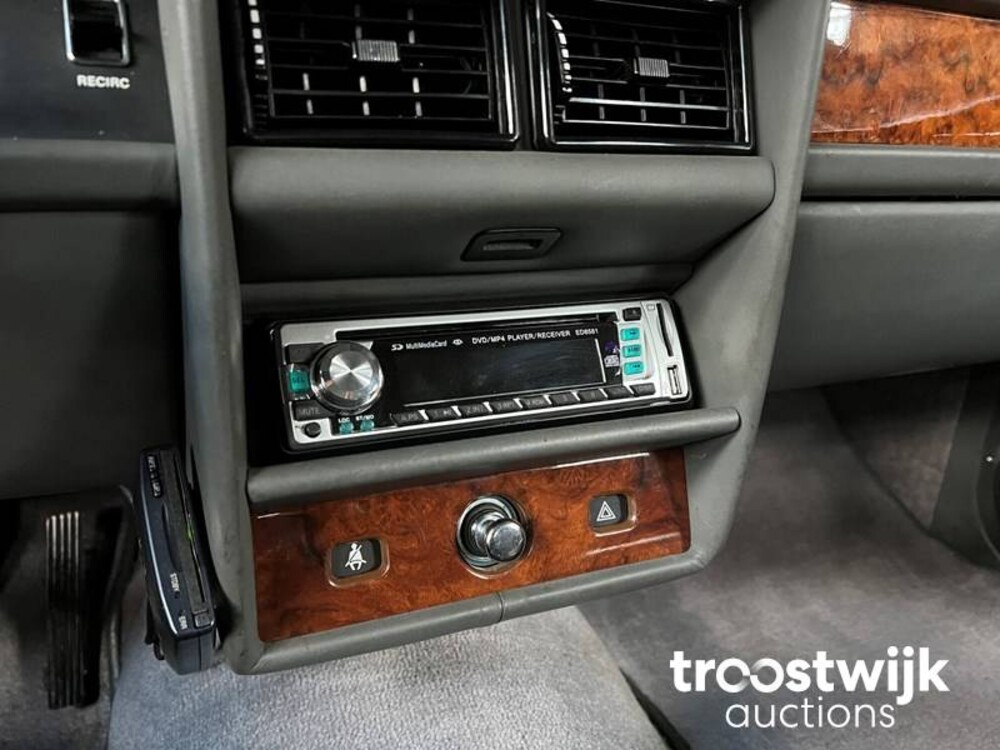 Rolls-Royce Silver Spur 6.8 V8 Car