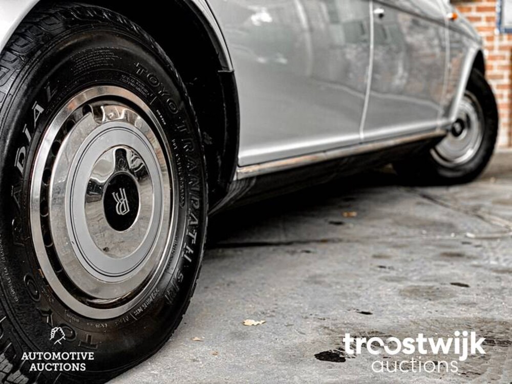 Rolls-Royce Silver Spur 6.8 V8 Car