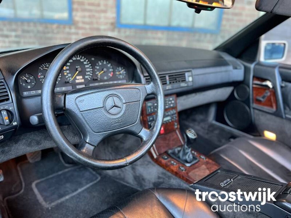 Mercedes-Benz SL280 W129 Car