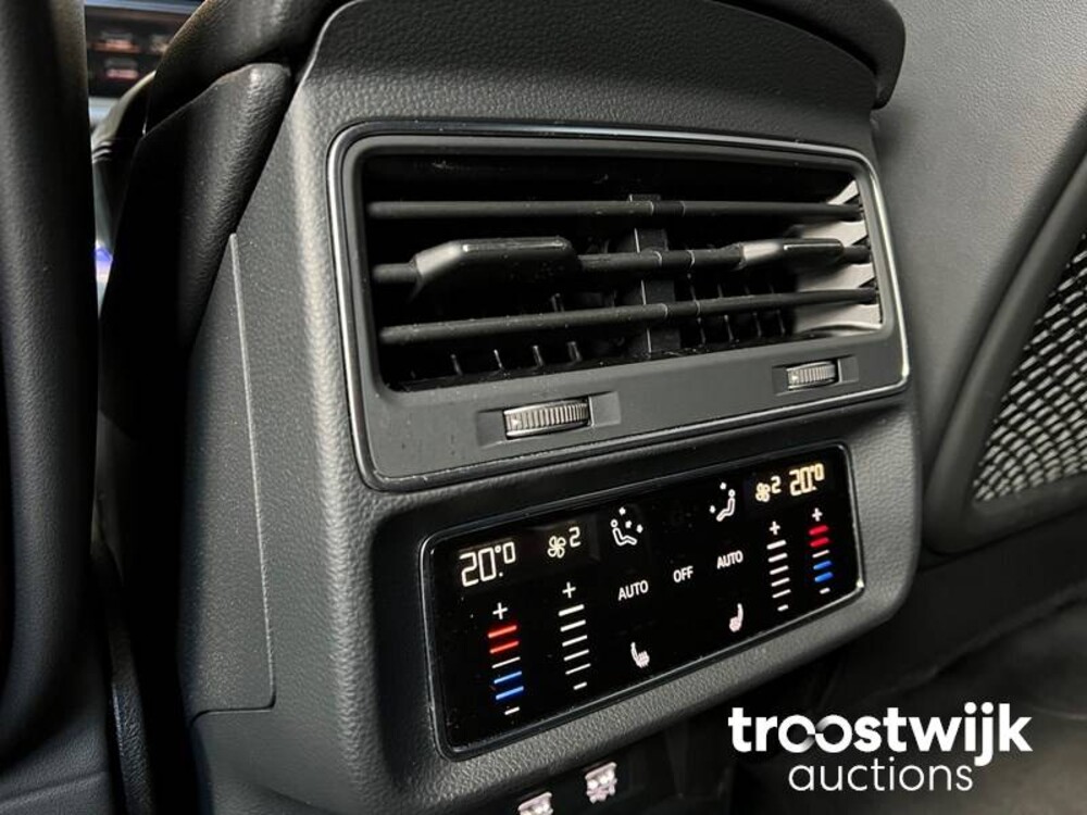 Audi Q8 S-Line 50 TDI  Quattro Car