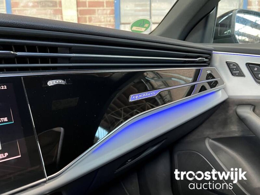 Audi Q8 S-Line 50 TDI  Quattro Car