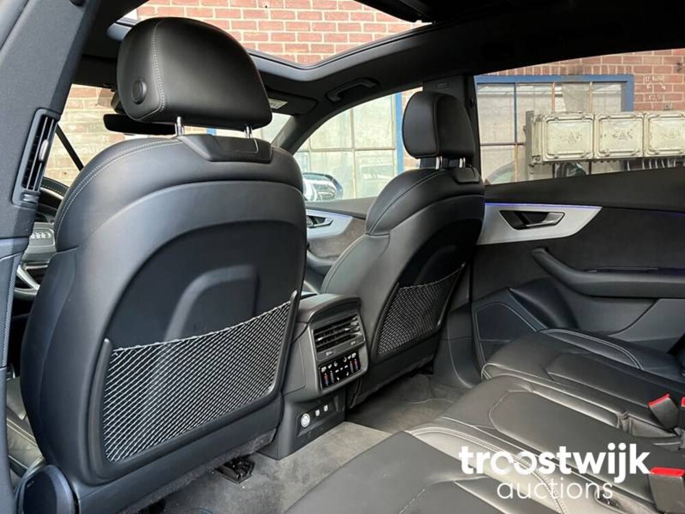 Audi Q8 S-Line 50 TDI  Quattro Car