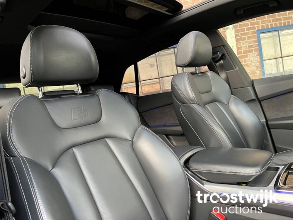 Audi Q8 S-Line 50 TDI  Quattro Car