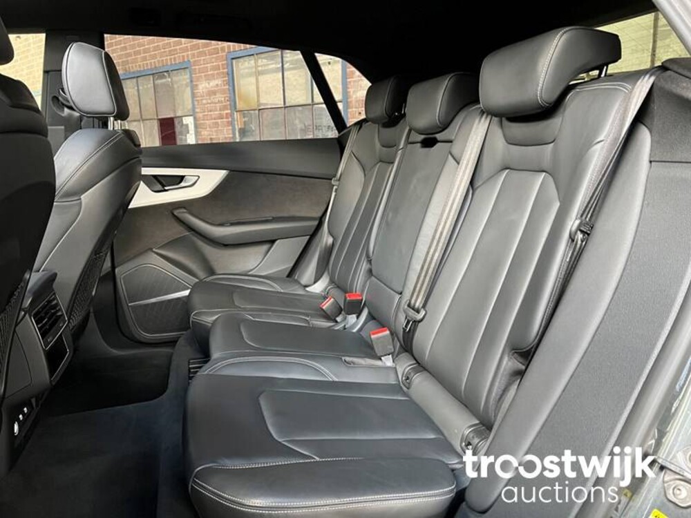 Audi Q8 S-Line 50 TDI  Quattro Car