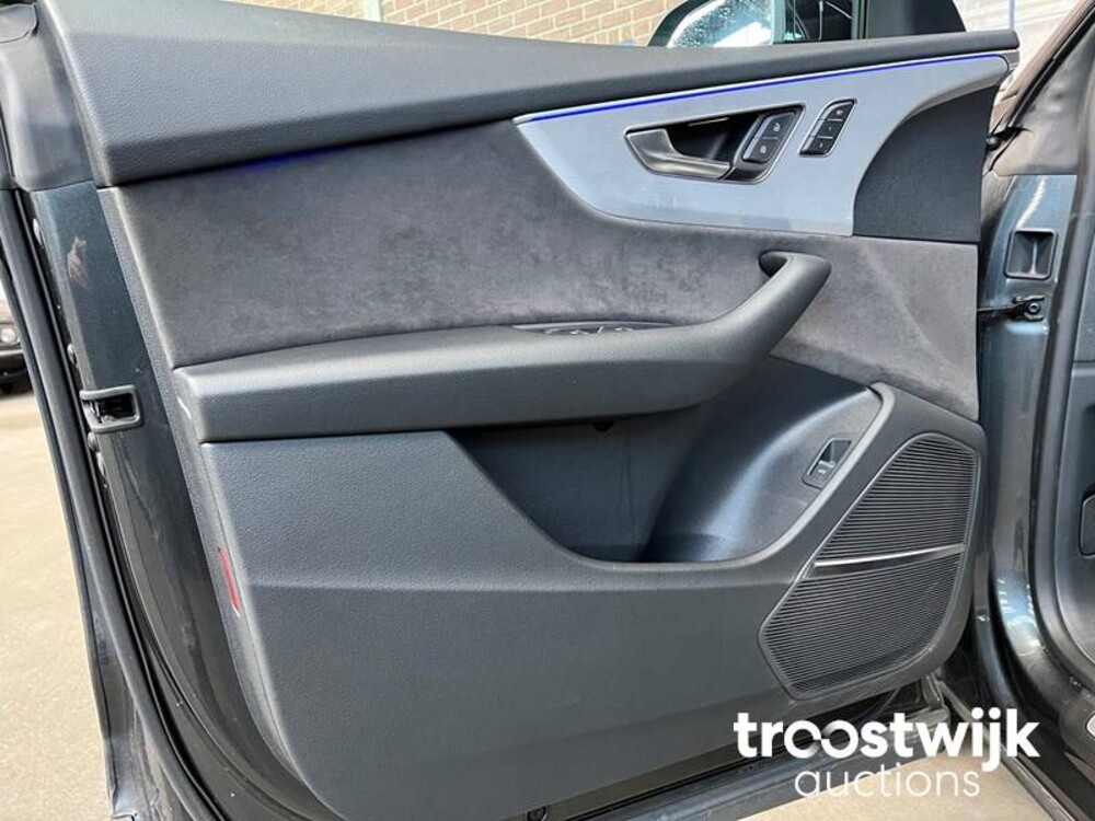 Audi Q8 S-Line 50 TDI  Quattro Car