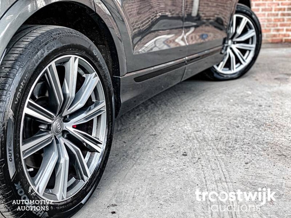 Audi Q8 S-Line 50 TDI  Quattro Car