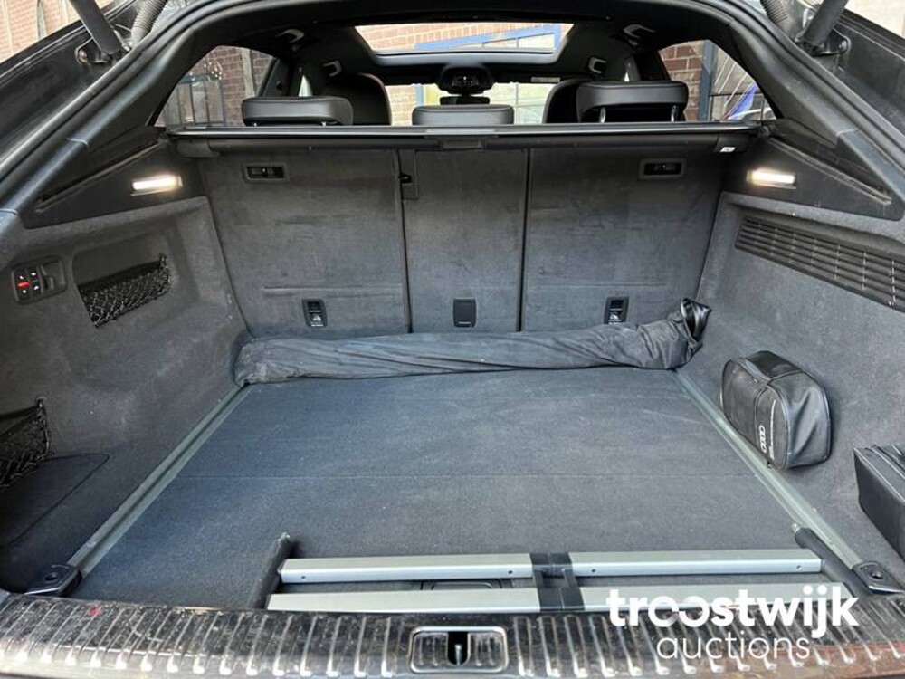 Audi Q8 S-Line 50 TDI  Quattro Car