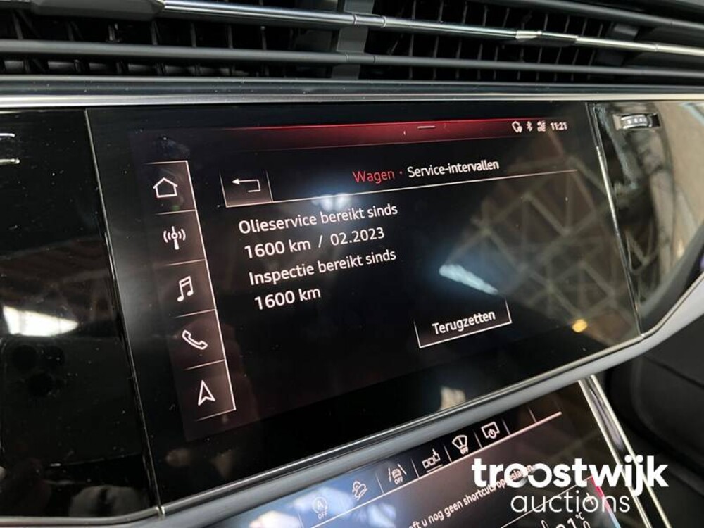 Audi Q8 S-Line 50 TDI  Quattro Car