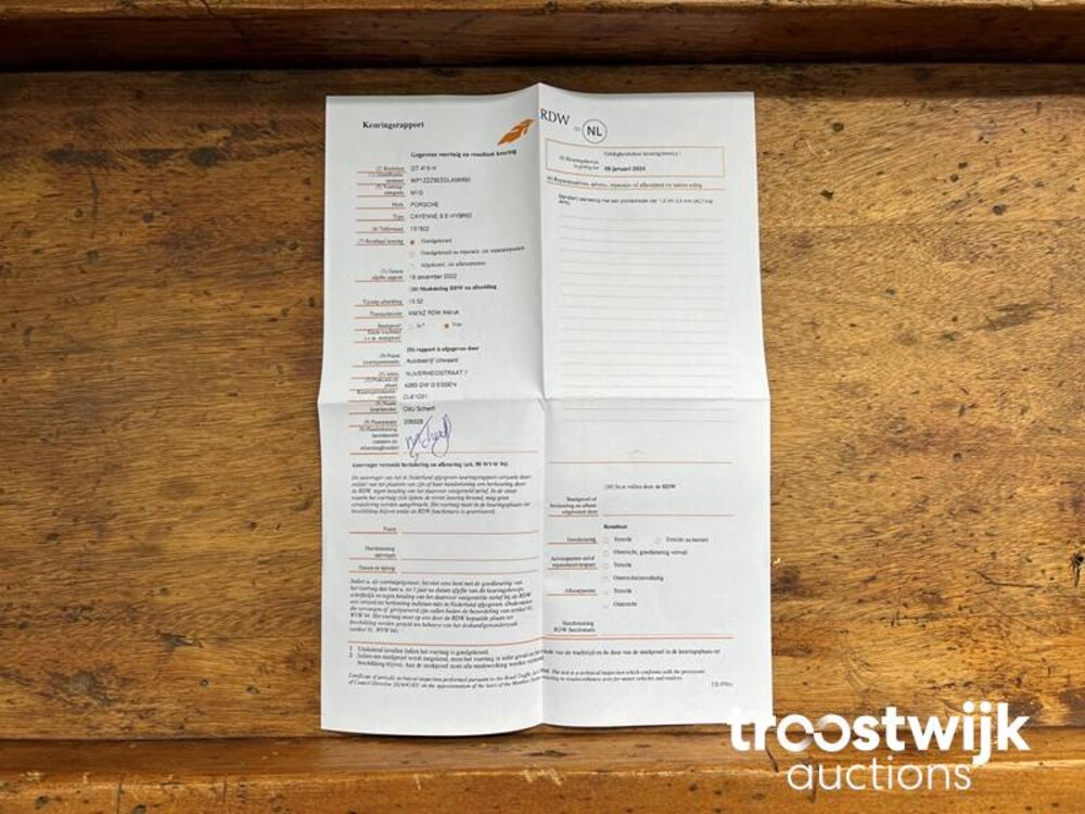 Porsche Cayenne S E-Hybrid 3.0 V6 Car