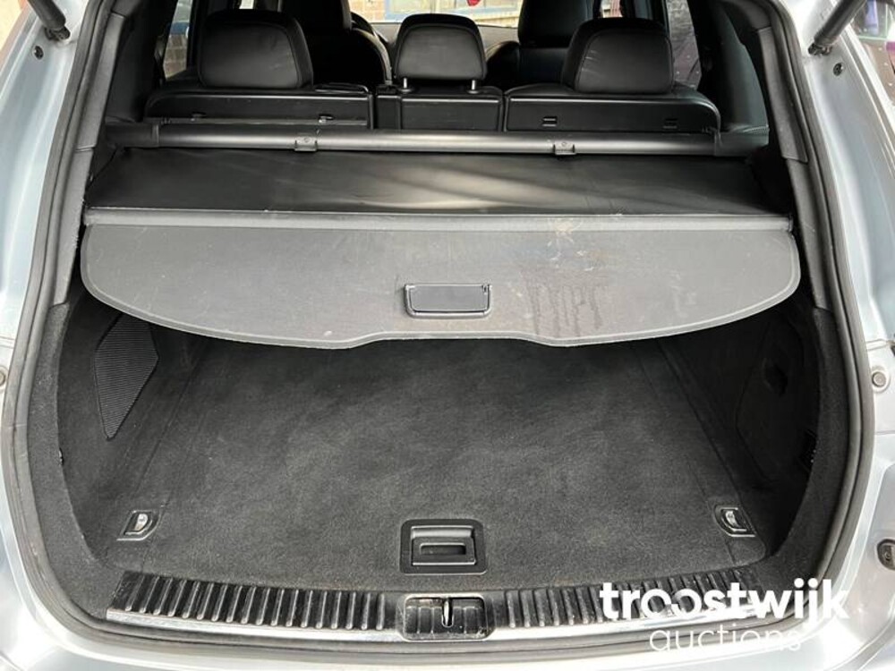 Porsche Cayenne S E-Hybrid 3.0 V6 Car