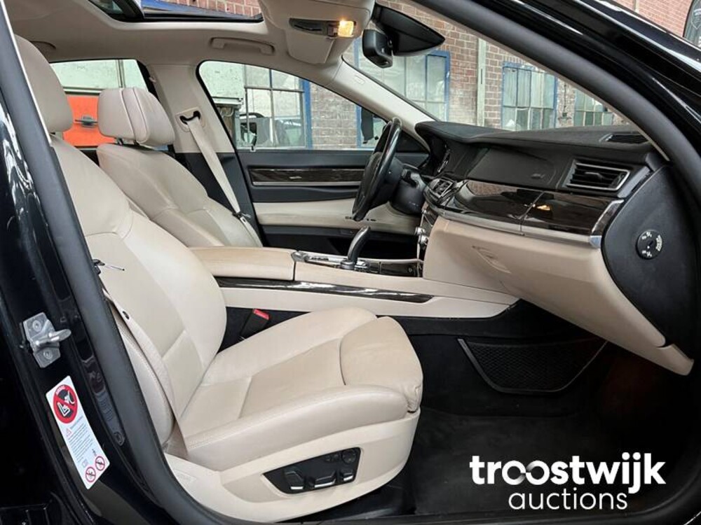 BMW 730d High Executive Car