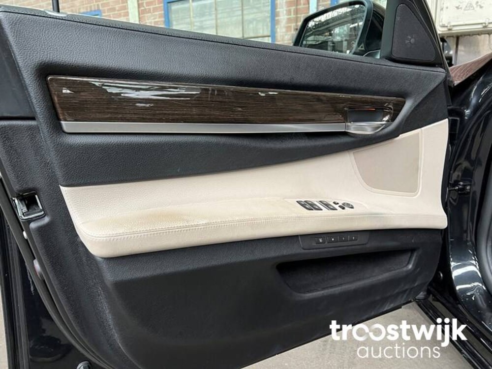 BMW 730d High Executive Car