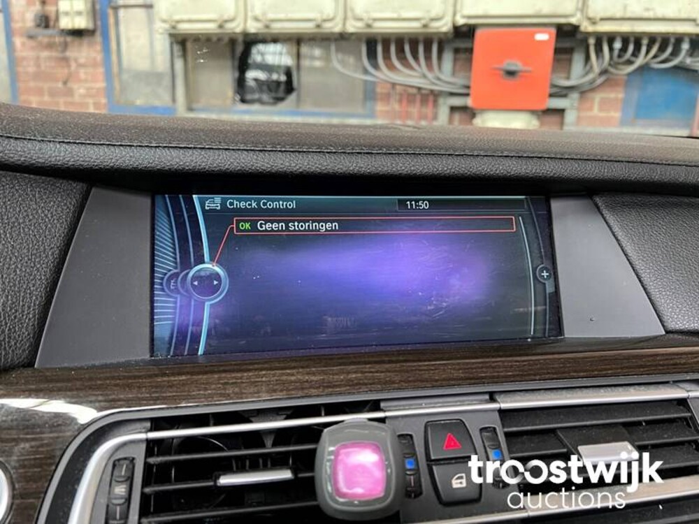 BMW 730d High Executive Car