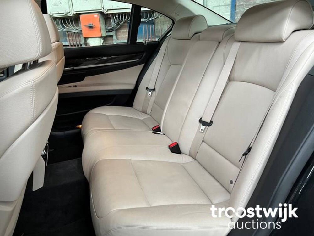 BMW 730d High Executive Car